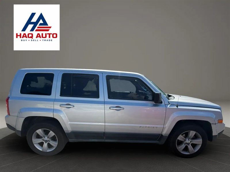 Used 2011 Jeep Patriot Latitude AWD/4WD image 4