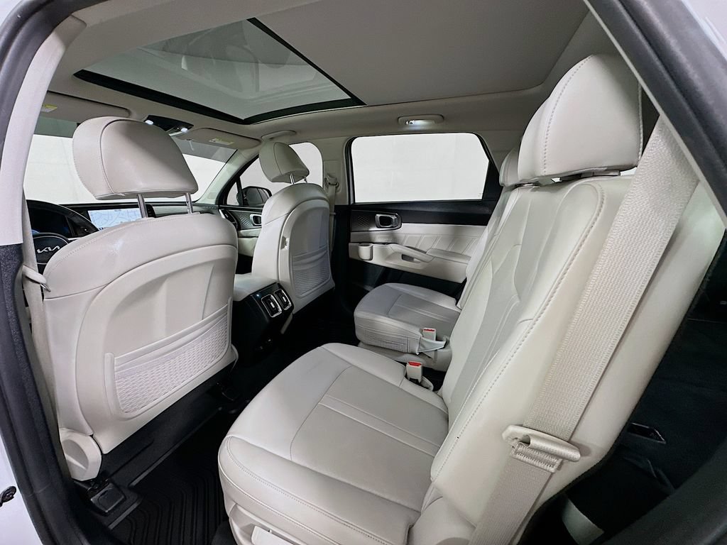 Used 2023 Kia Sorento SX FWD image 4