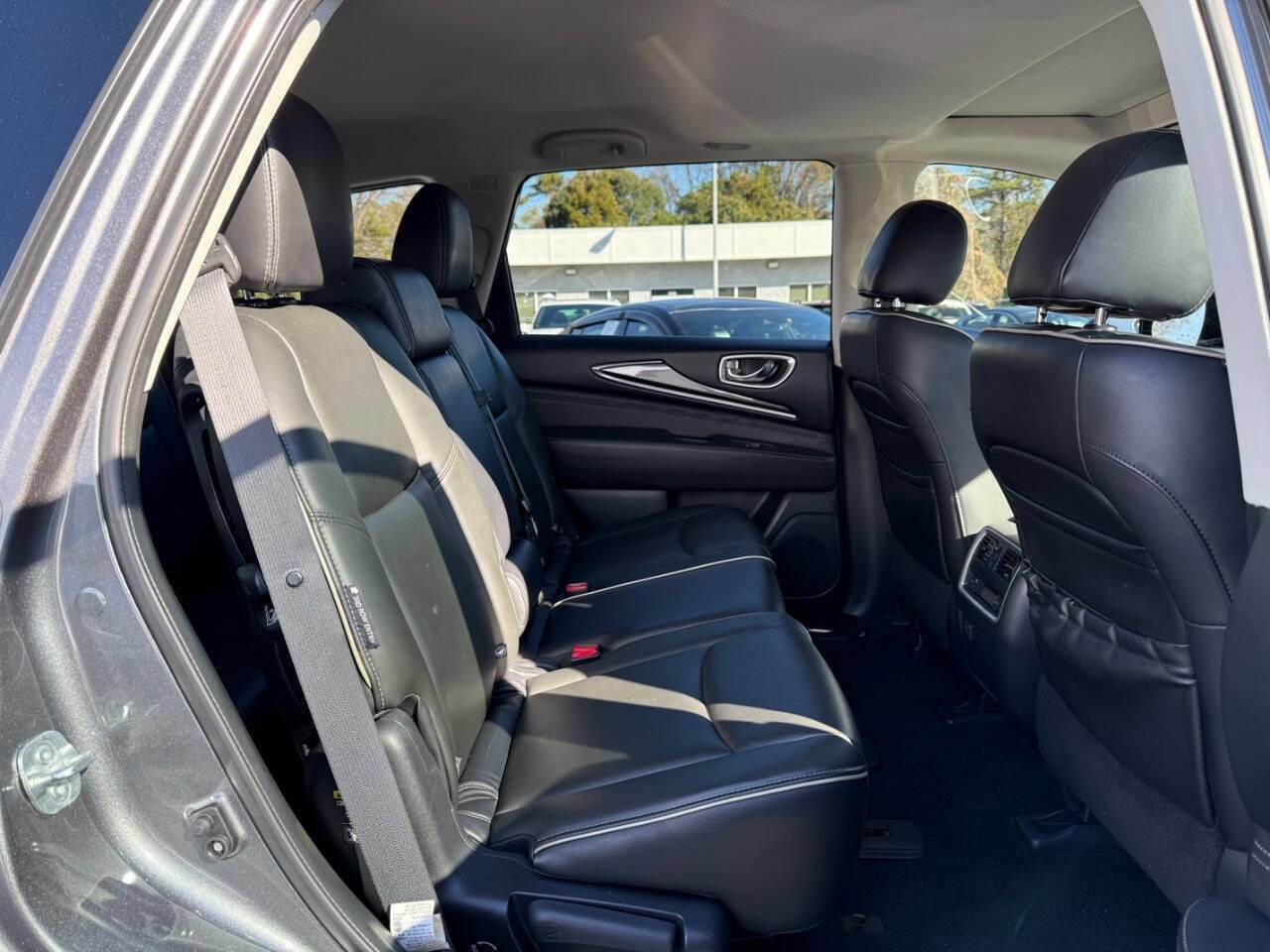 Used 2019 INFINITI QX60 Luxe image 17