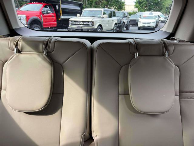 Used 2023 Lincoln Aviator AWD w/ Premium Package image 15