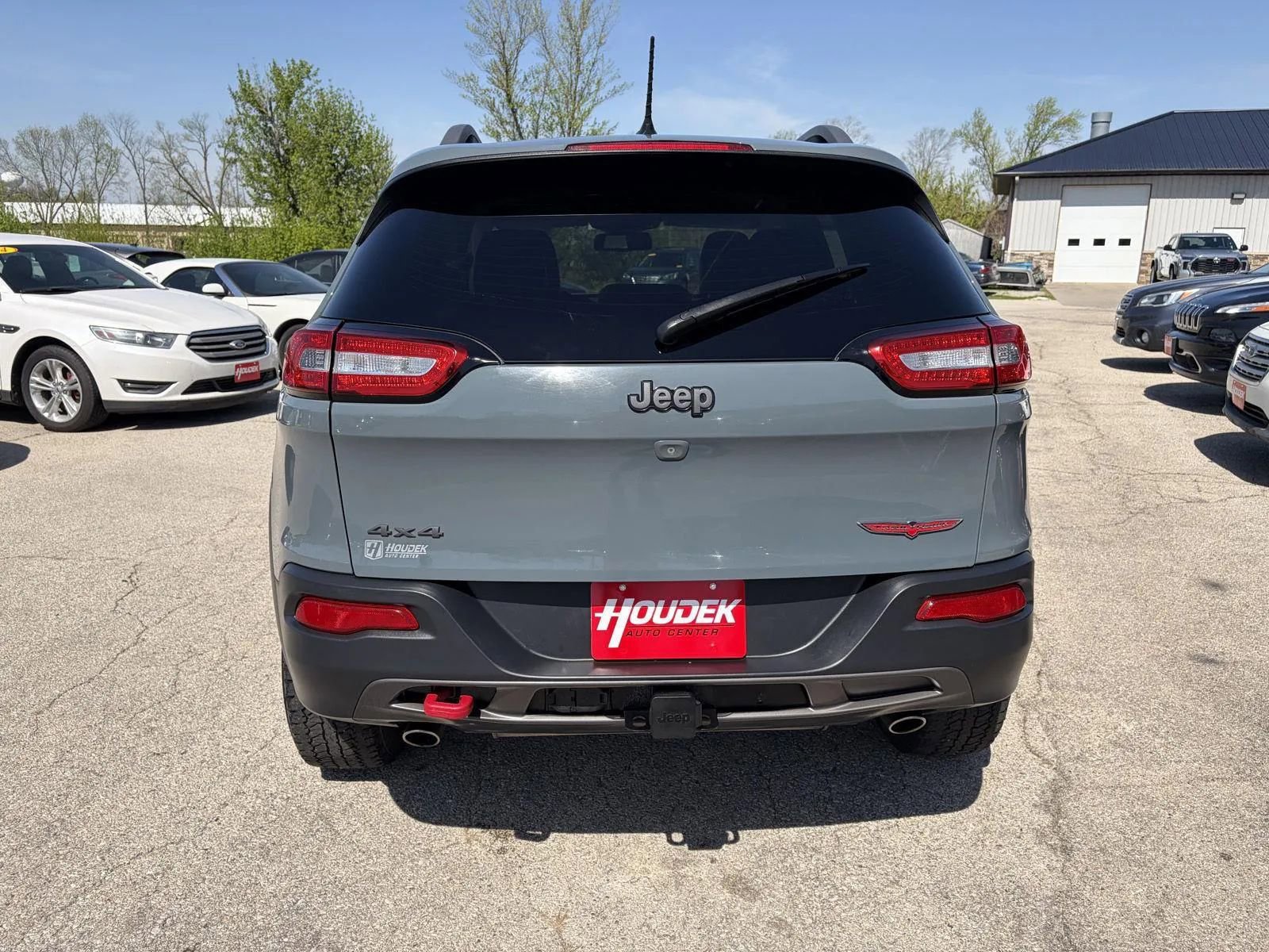 Used 2015 Jeep Cherokee Trailhawk w/ Cold Weather Group image 7
