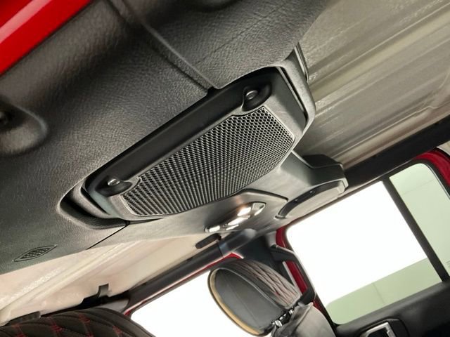 Used 2019 Jeep Wrangler Unlimited Sahara image 29