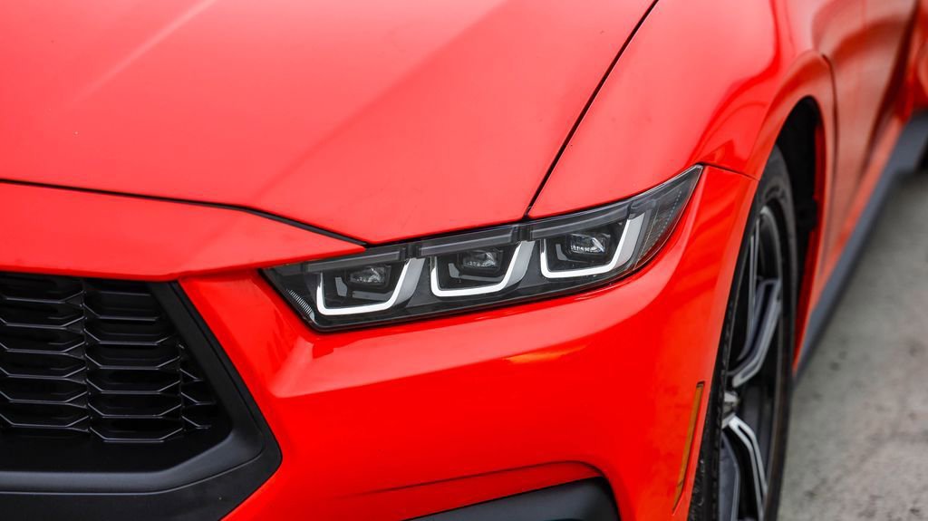 Used 2024 Ford Mustang EcoBoost image 5