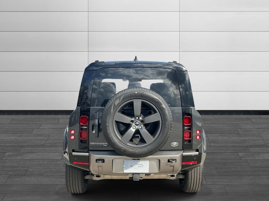 Certified 2023 Land Rover Defender 110 X-Dynamic SE AWD/4WD image 4