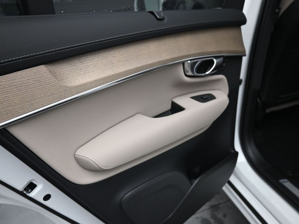New 2026 Volvo XC90 B6 Ultra image 27