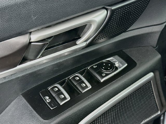 Used 2025 Kia Telluride S FWD image 23