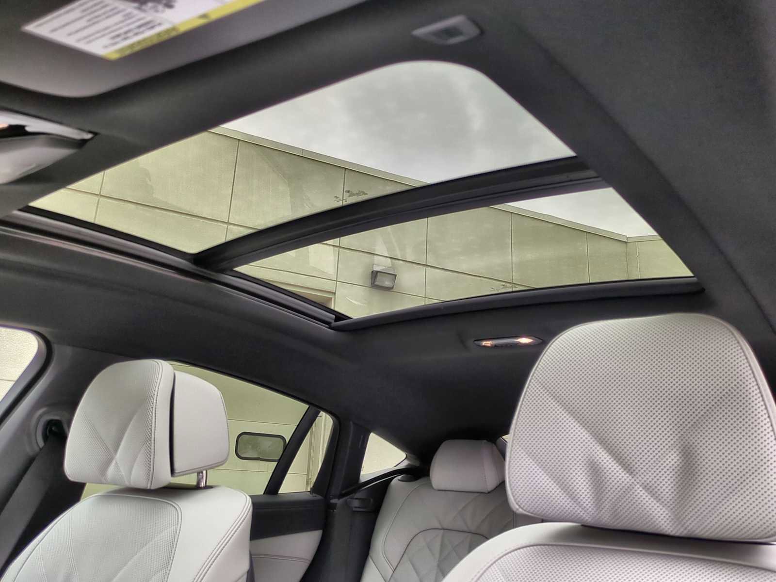 New 2026 BMW X6 xDrive40i w/ Climate Comfort Package image 19