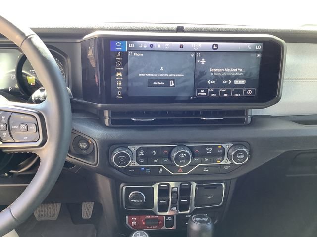 Used 2024 Jeep Wrangler Unlimited AWD/4WD image 17