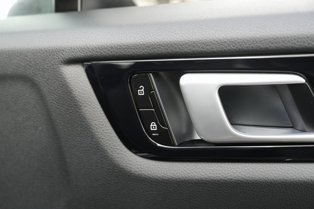 Used 2020 Porsche Cayenne image 35