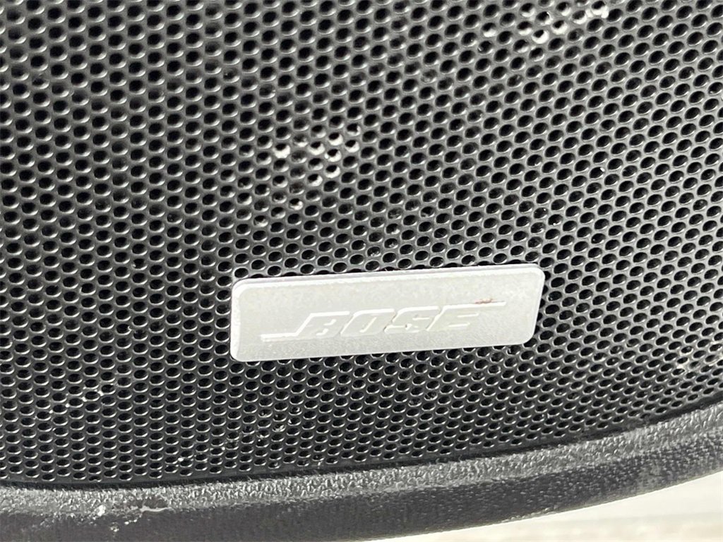 Certified 2023 GMC Acadia SLT w/ Preferred Package image 17