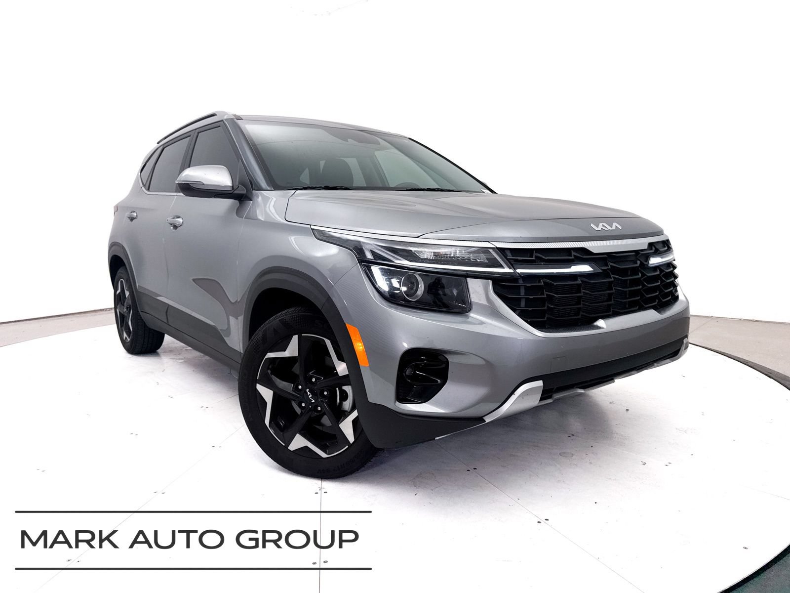 Certified 2024 Kia Seltos EX FWD image 1