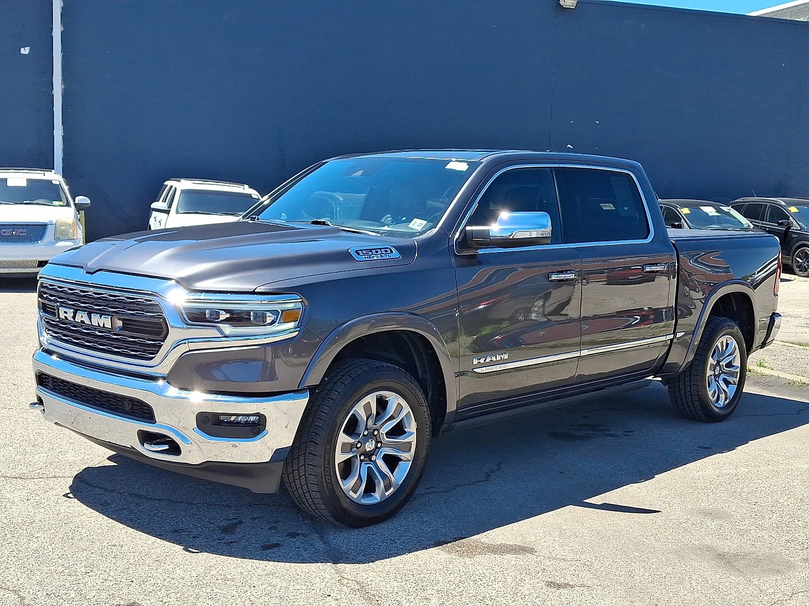 Used 2022 RAM 1500 Limited AWD/4WD image 3