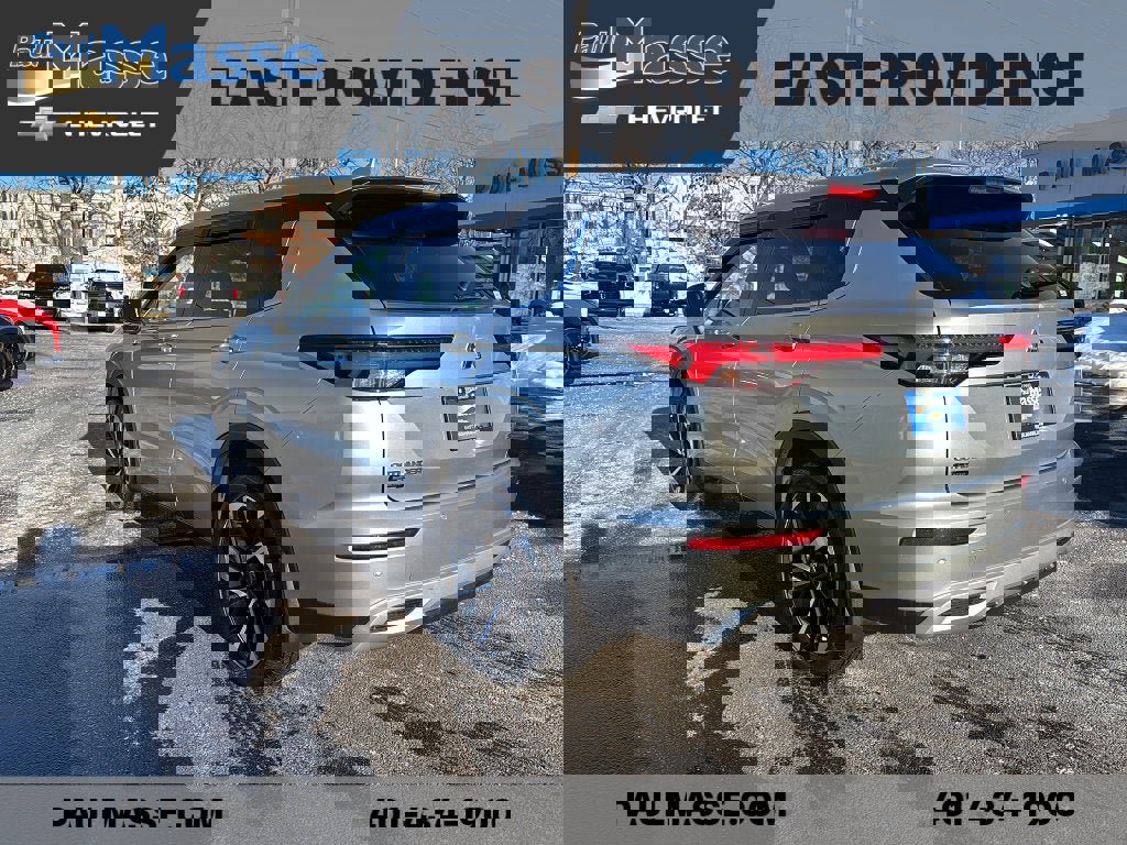 Used 2023 Mitsubishi Outlander SE image 5