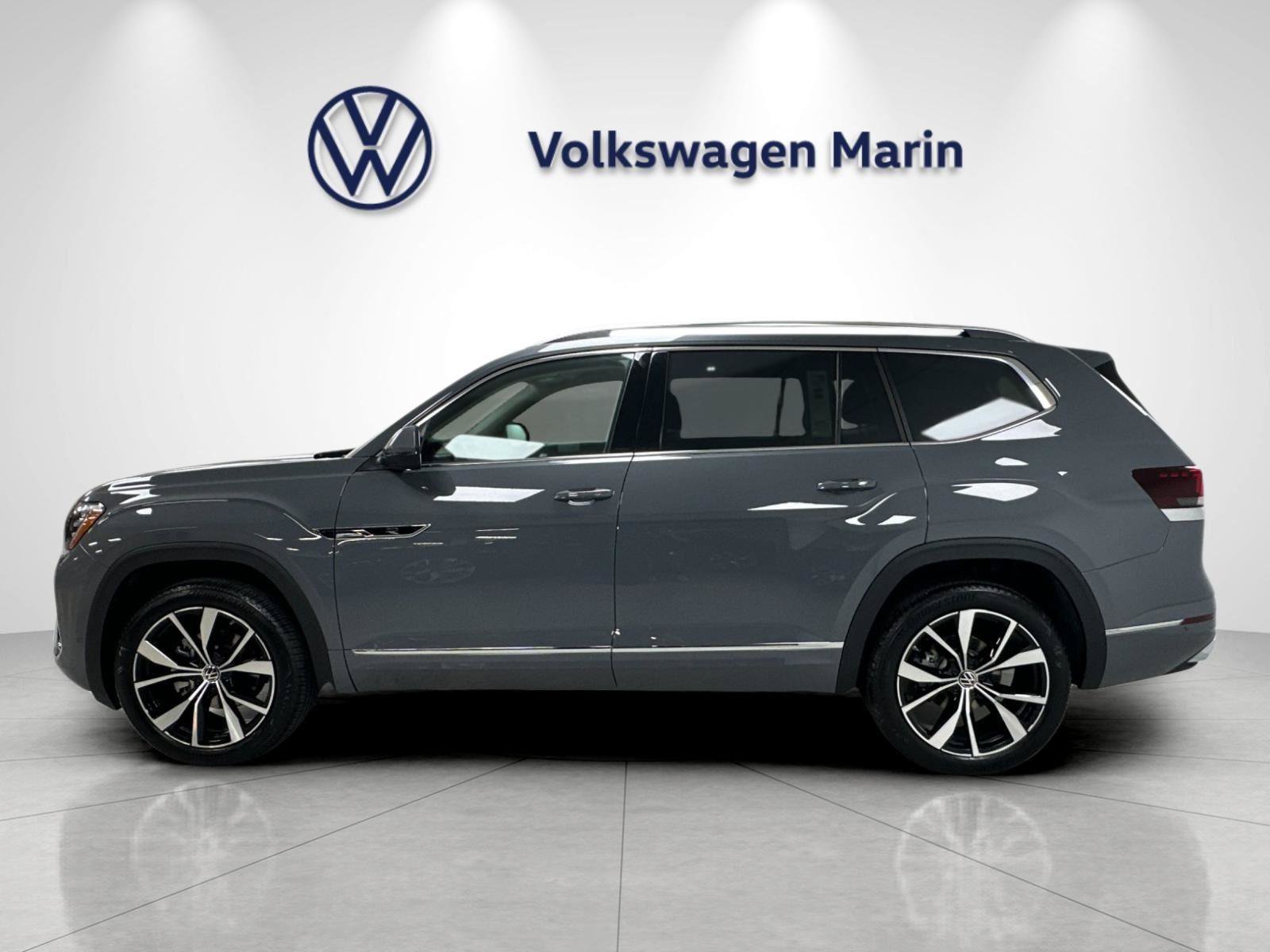 New 2026 Volkswagen Atlas SEL Premium R-Line AWD/4WD image 2