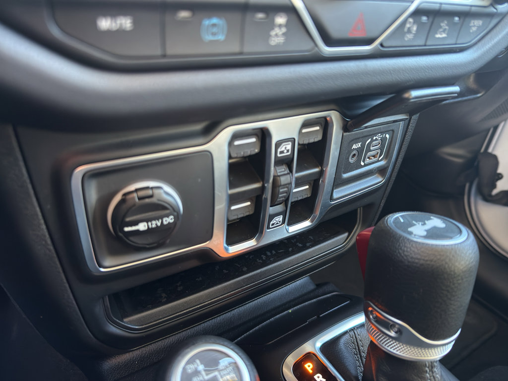 Used 2025 Jeep Wrangler Sahara w/ Safety Group image 20