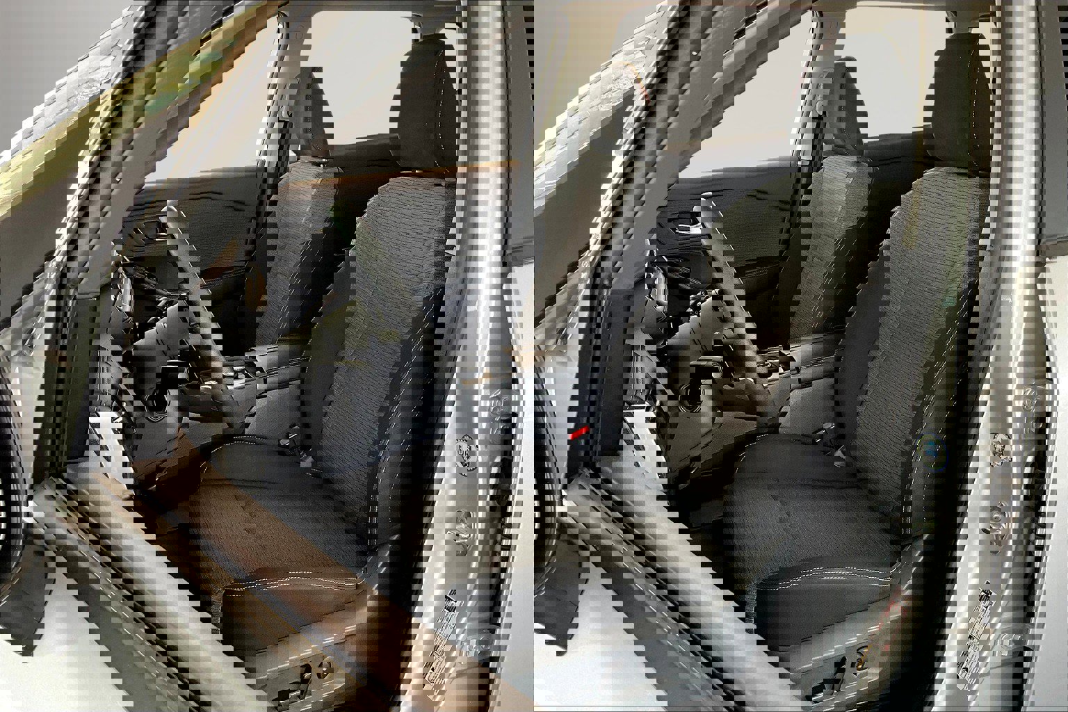 Used 2023 Nissan Rogue SV image 21