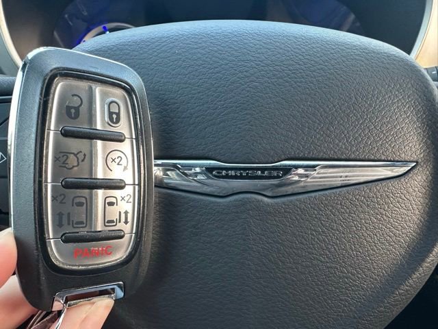 Certified 2024 Chrysler Pacifica Select image 60