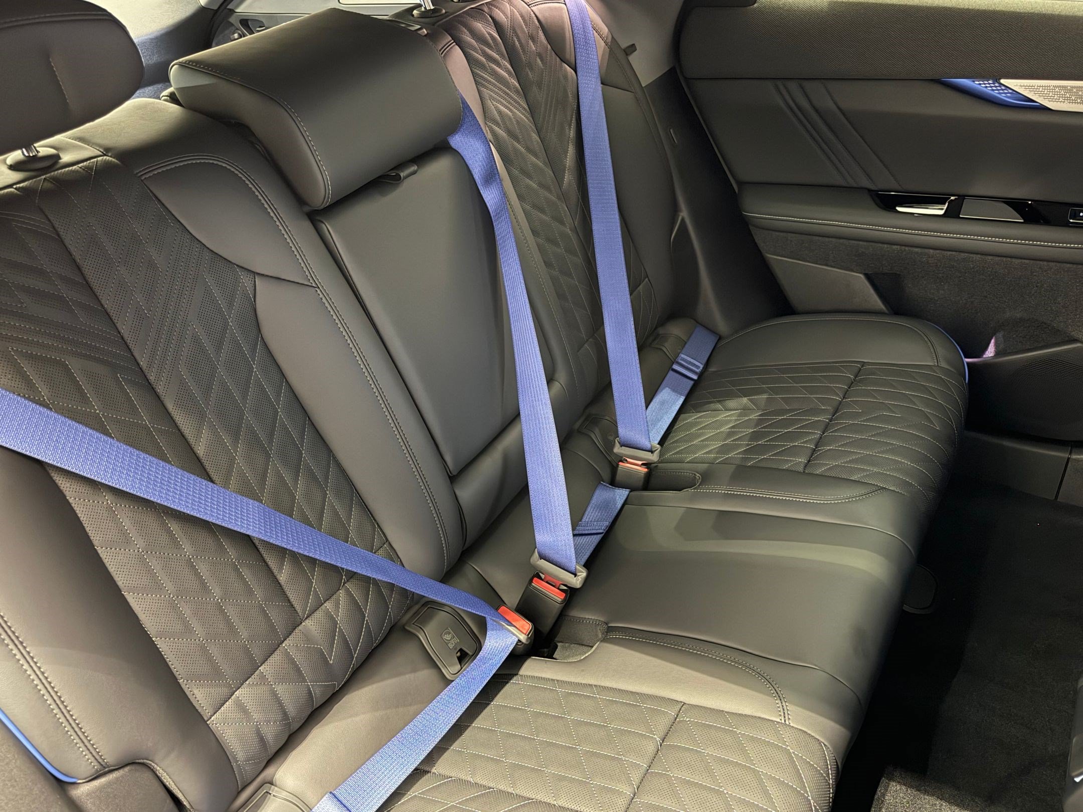 New 2027 Cadillac Optiq V w/ Deep Ocean Design Edition AWD/4WD image 58