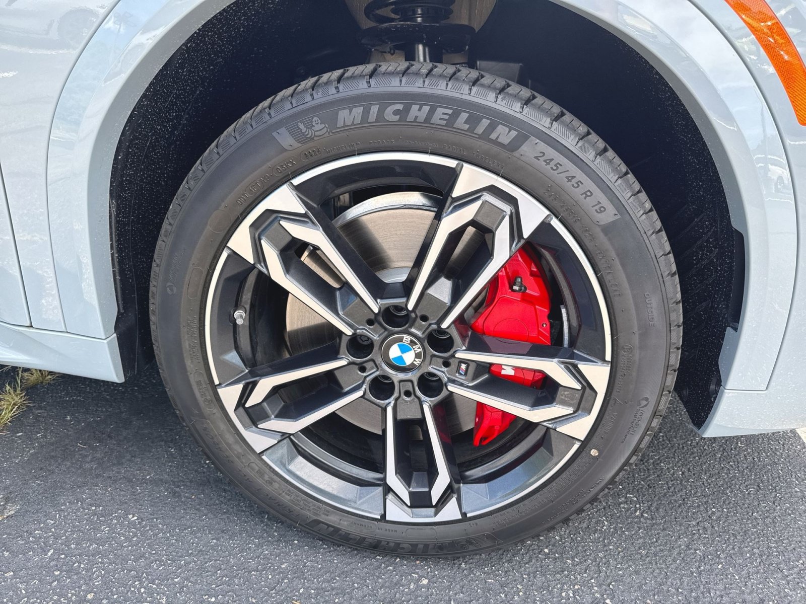 New 2026 BMW X2 xDrive28i w/ Technology Package AWD/4WD image 2