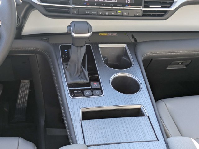 Certified 2026 Toyota Sienna XLE FWD image 23