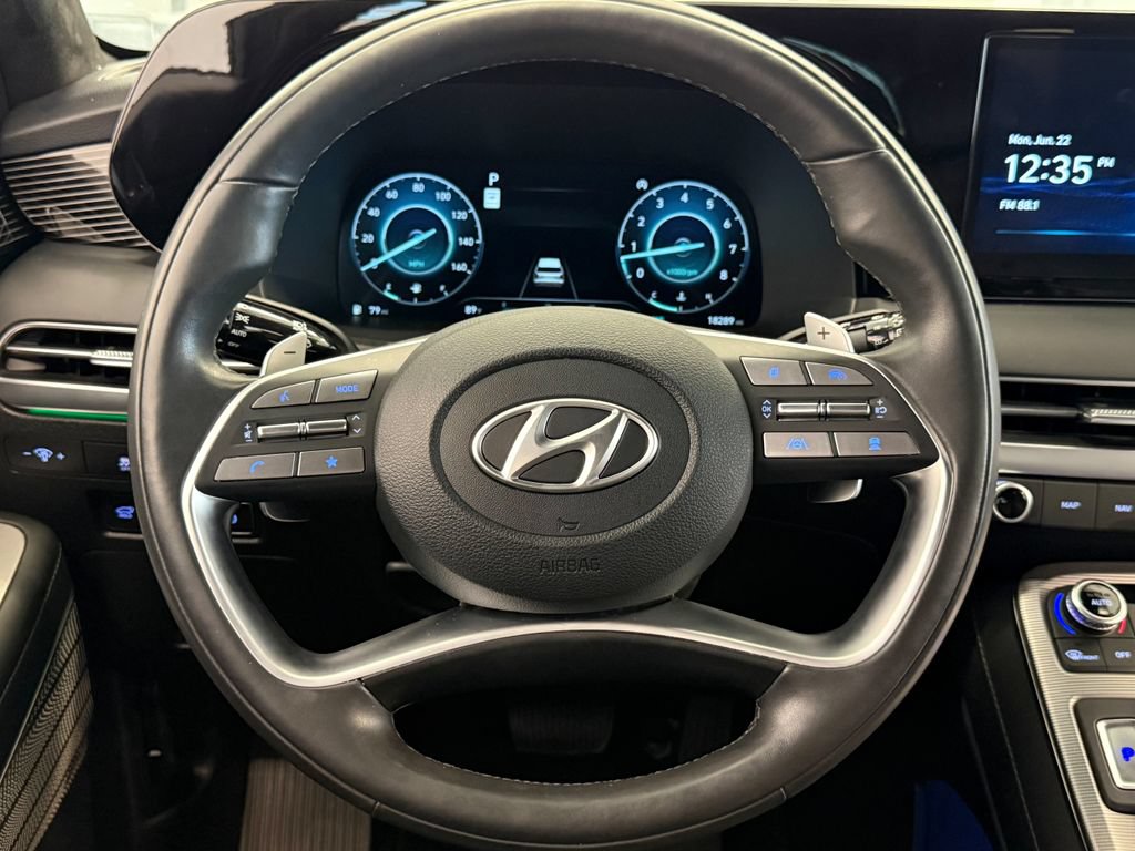 Used 2025 Hyundai Palisade Calligraphy FWD image 17