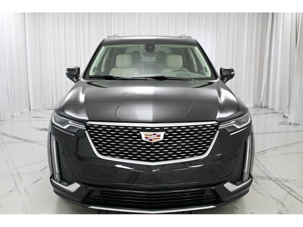 Used 2022 Cadillac XT6 Premium Luxury w/ Technology Package image 3
