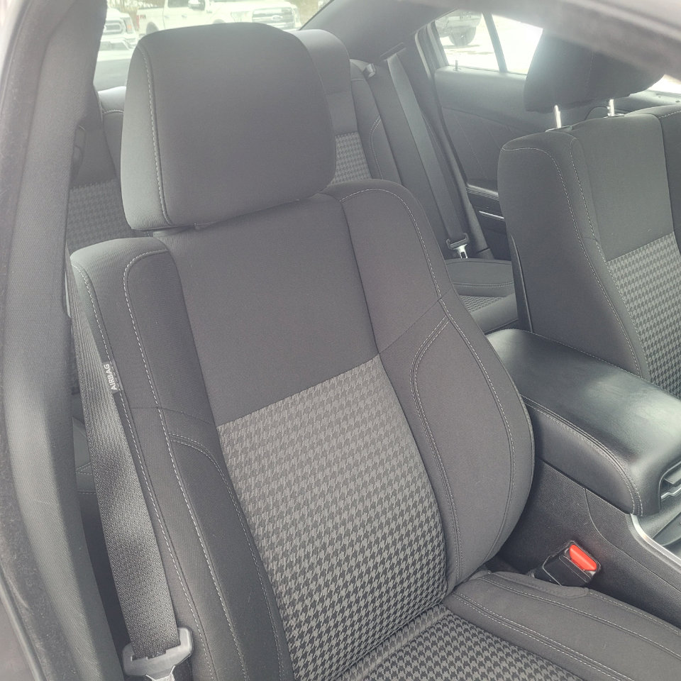 Used 2018 Dodge Charger GT image 22