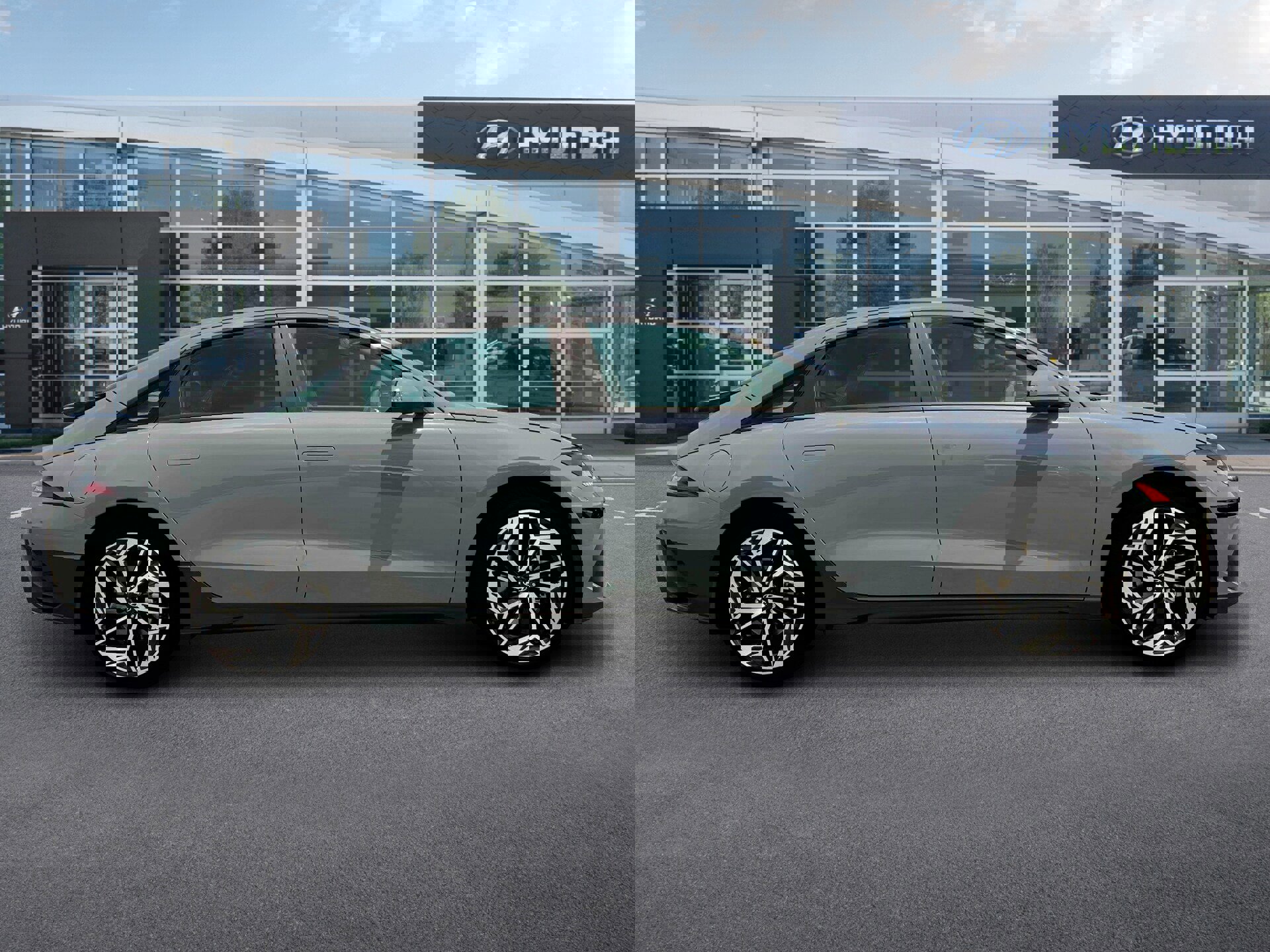 New 2025 Hyundai Ioniq 6 SEL image 9