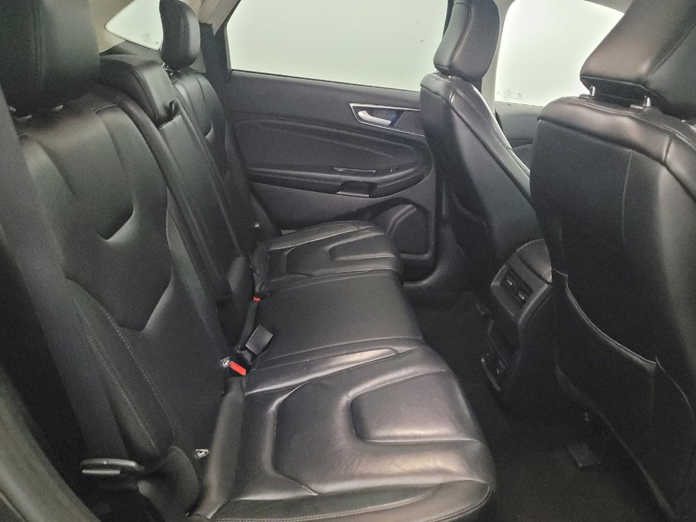 Used 2020 Ford Edge Titanium AWD/4WD image 19