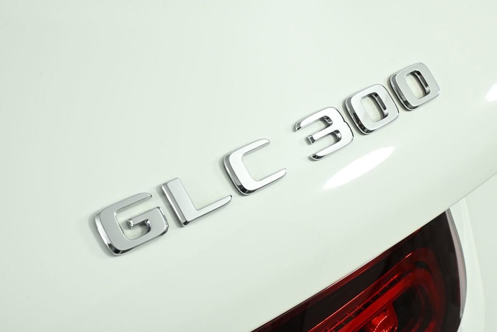Certified 2022 Mercedes-Benz GLC 300 w/ Premium Package Lite image 27
