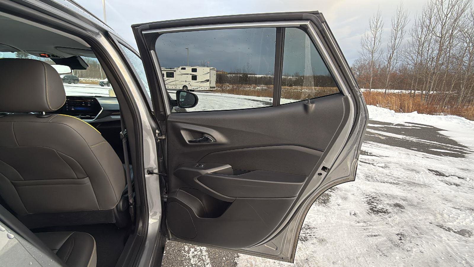 Used 2024 Chevrolet Trax ACTIV w/ Driver Confidence Package image 20