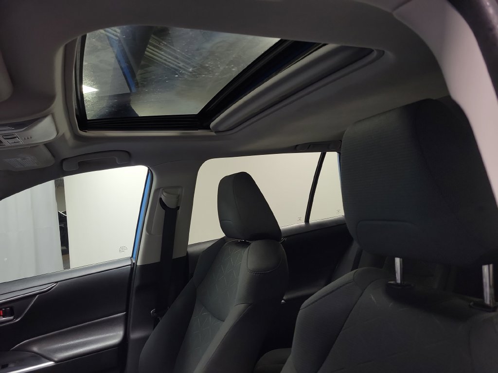 Used 2019 Toyota RAV4 XLE w/ All Weather Liner Package AWD/4WD image 16