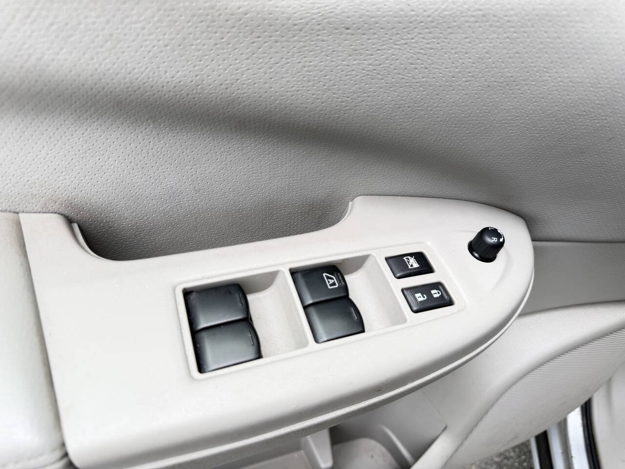 Used 2014 Nissan Quest S FWD image 14