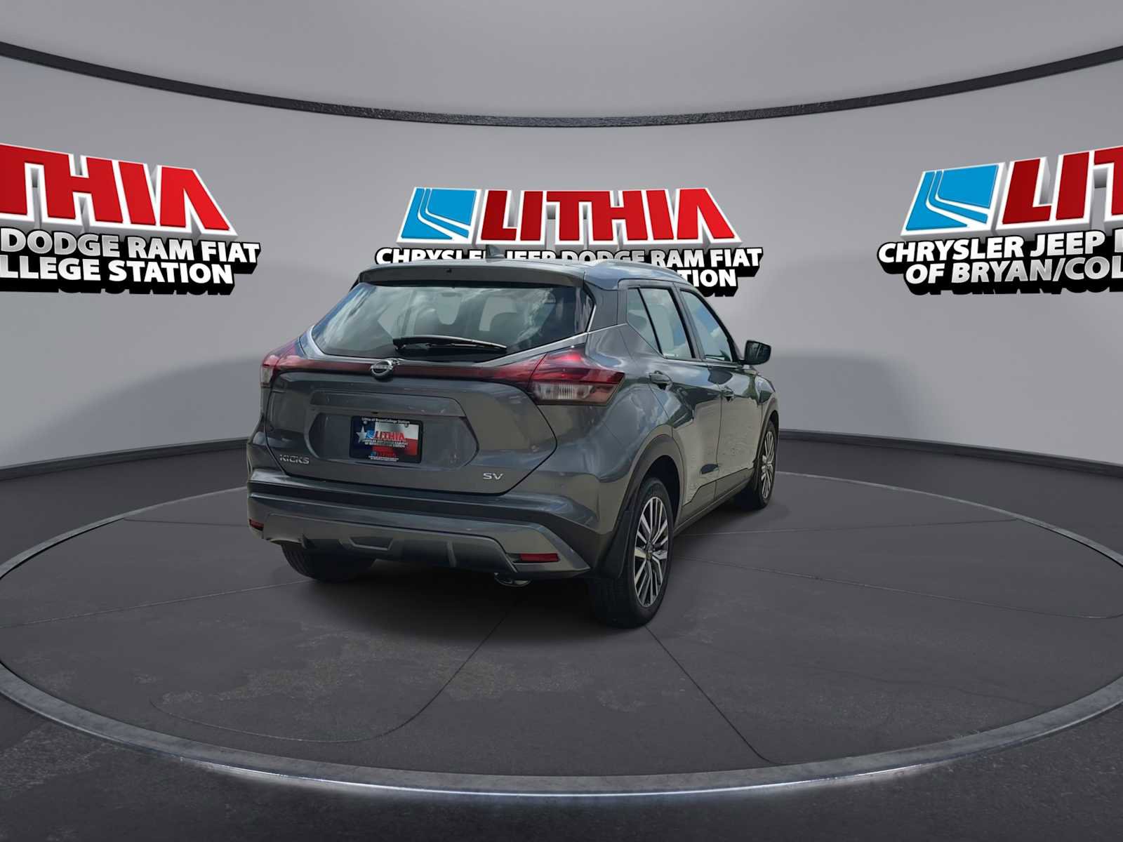 Used 2024 Nissan Kicks SV FWD image 7