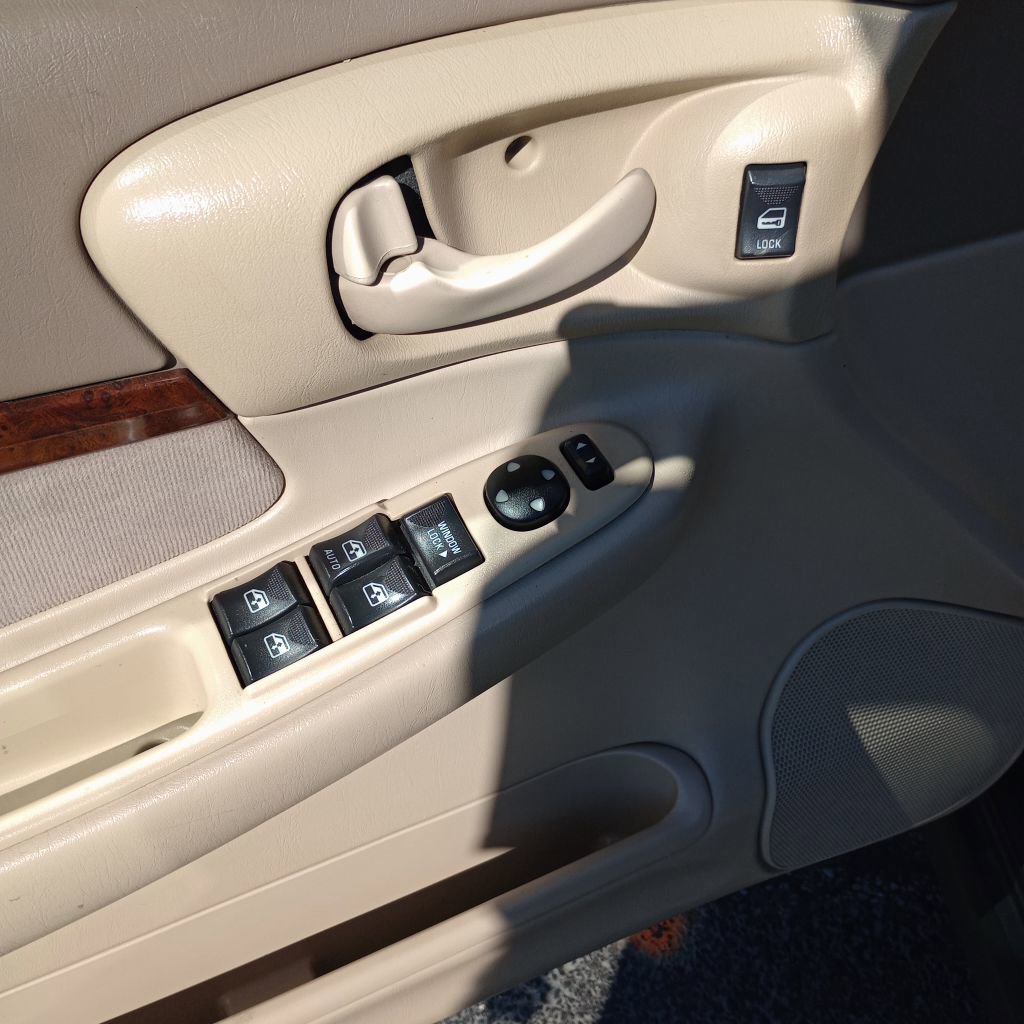 Used 2004 Chevrolet Impala w/ Preferred Equipment Group image 12