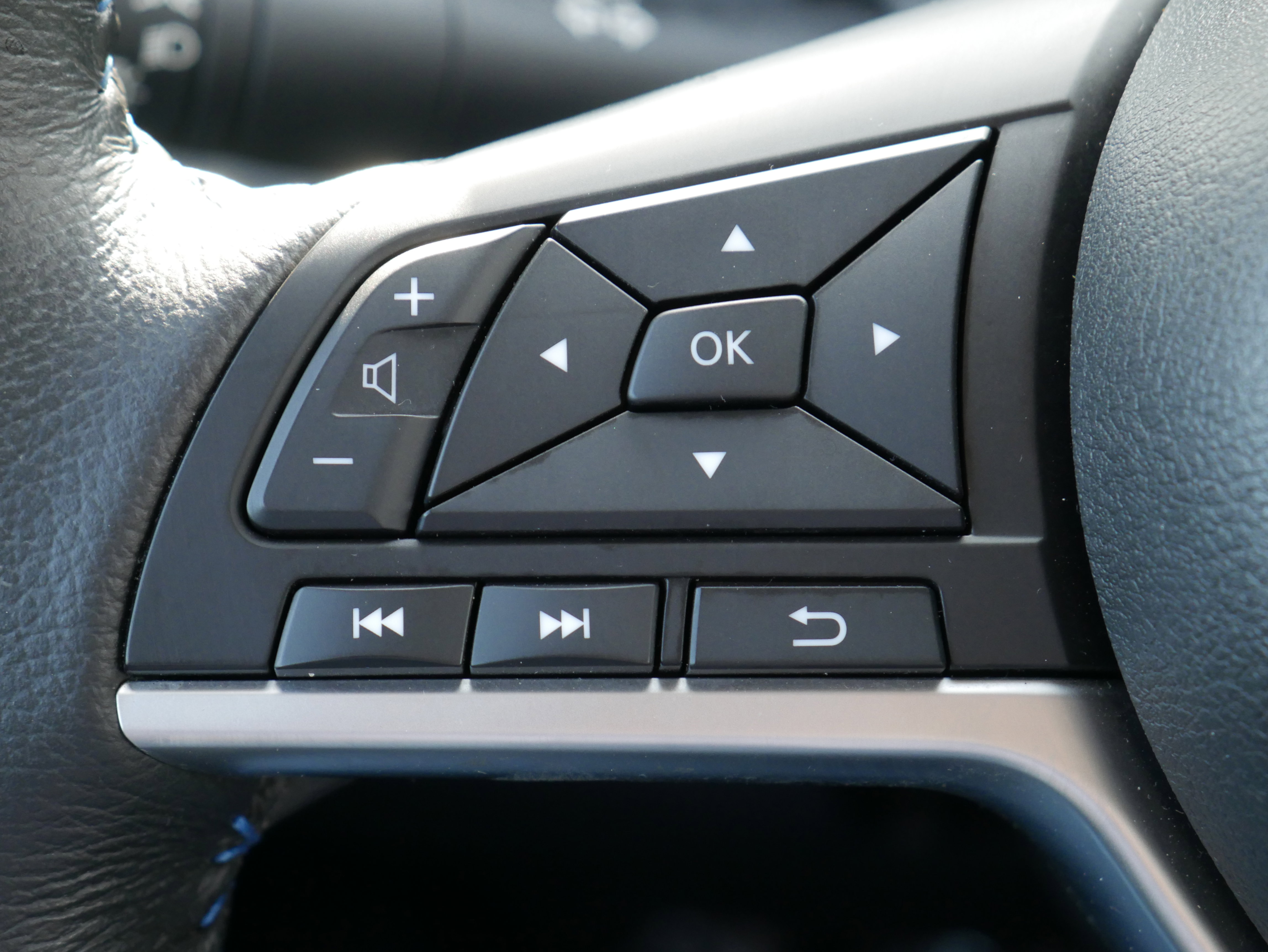 Used 2024 Nissan Leaf SV Plus image 24