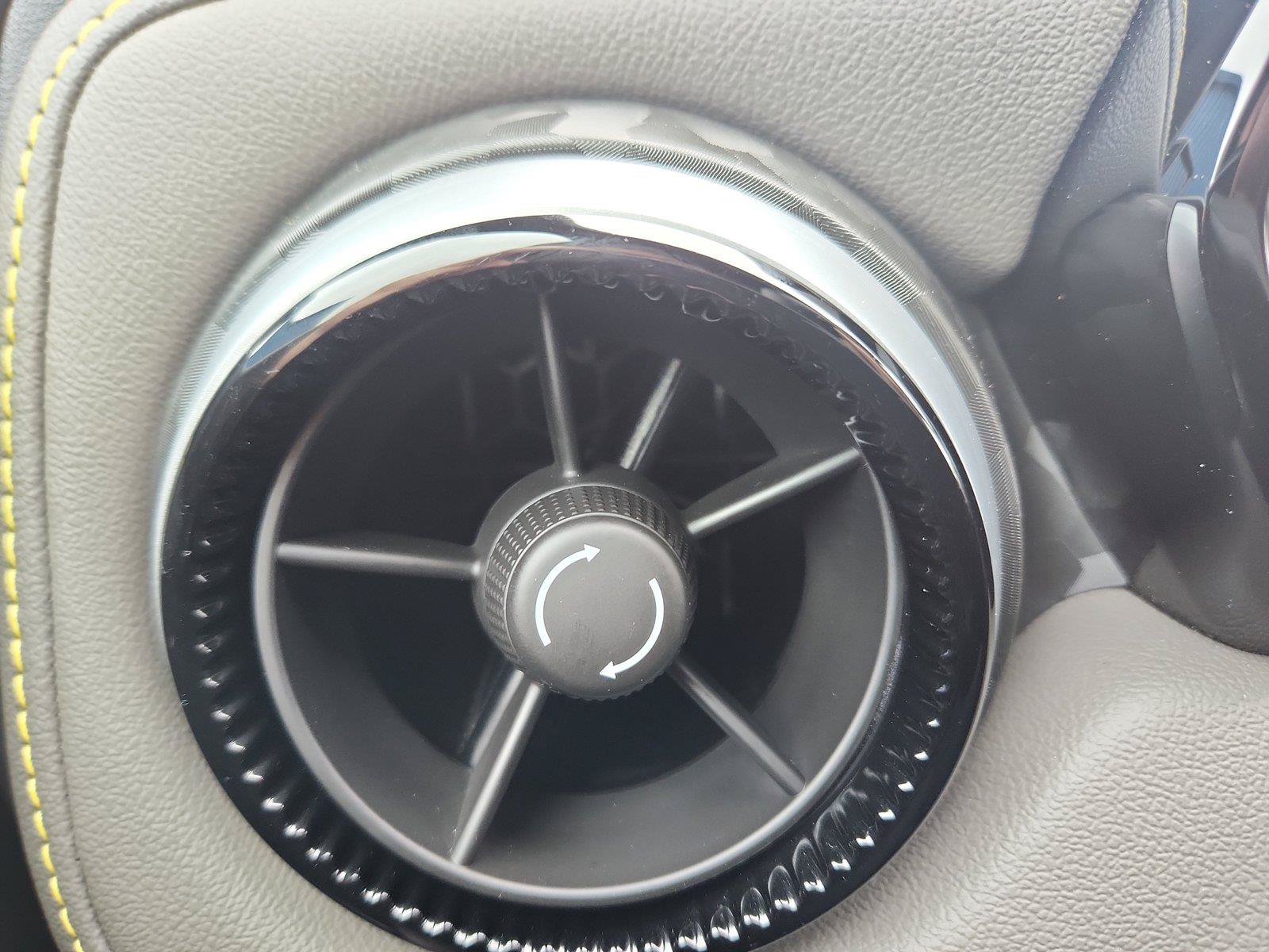 Used 2024 Chevrolet Colorado ZR2 w/ Technology Package AWD/4WD image 32