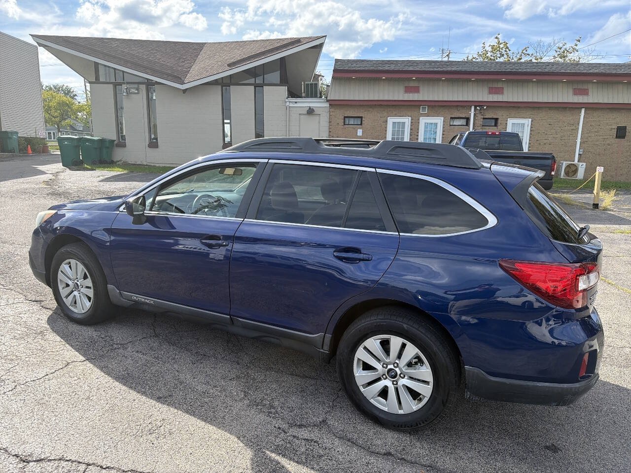 Used 2015 Subaru Outback 2.5i Premium AWD/4WD image 11