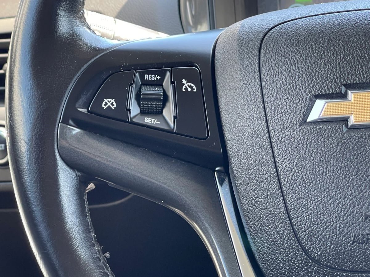 Used 2014 Chevrolet Volt w/ Enhanced Safety Package 1 FWD image 23