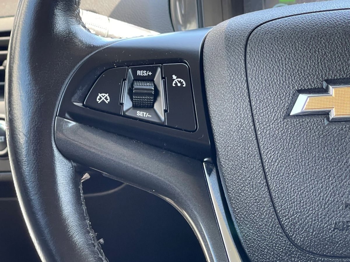 Used 2014 Chevrolet Volt w/ Enhanced Safety Package 1 FWD image 23
