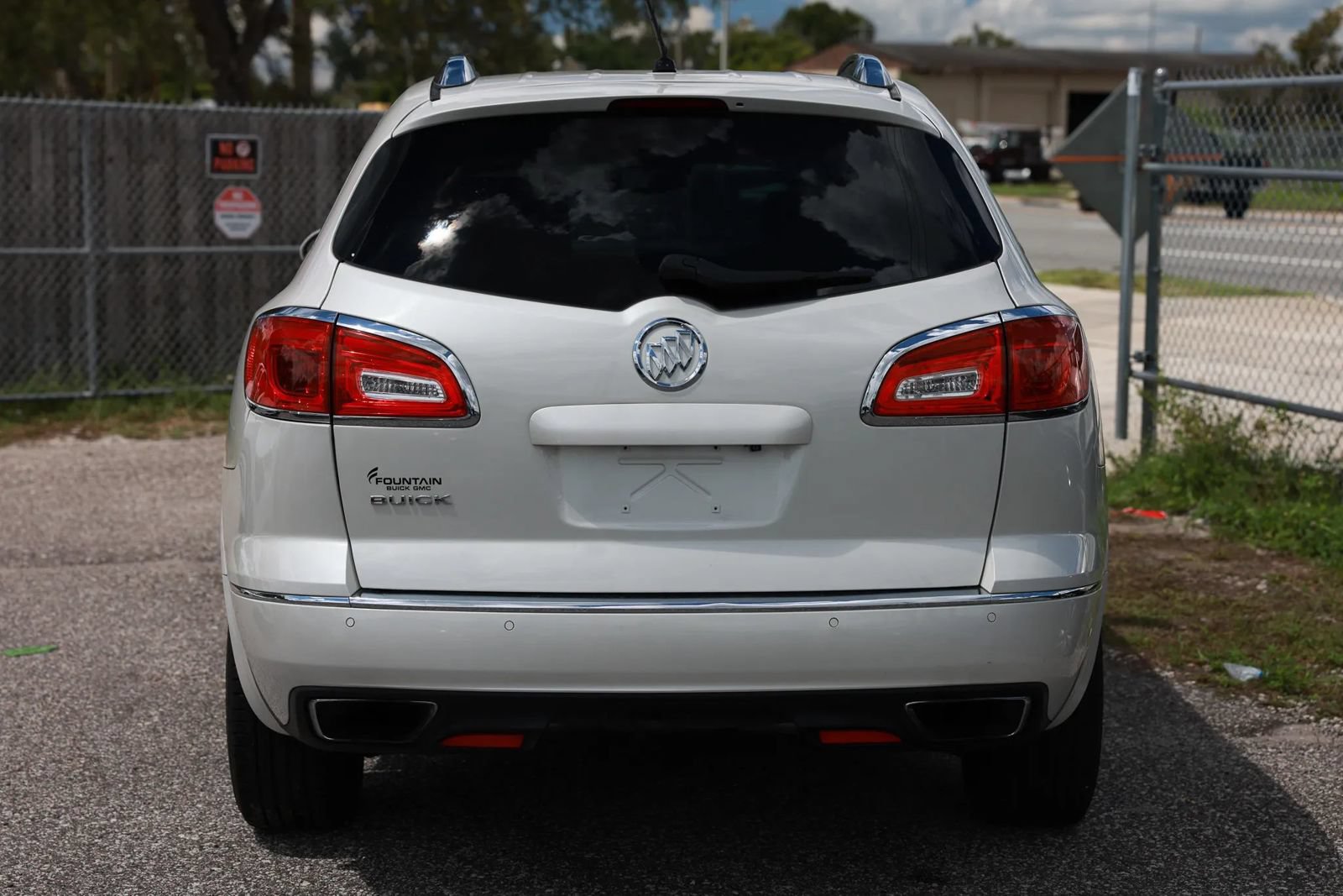 Used 2014 Buick Enclave Leather FWD image 5