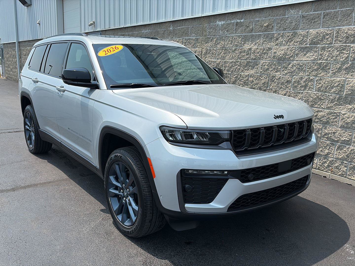 Used 2026 Jeep Grand Cherokee L Limited AWD/4WD image 2