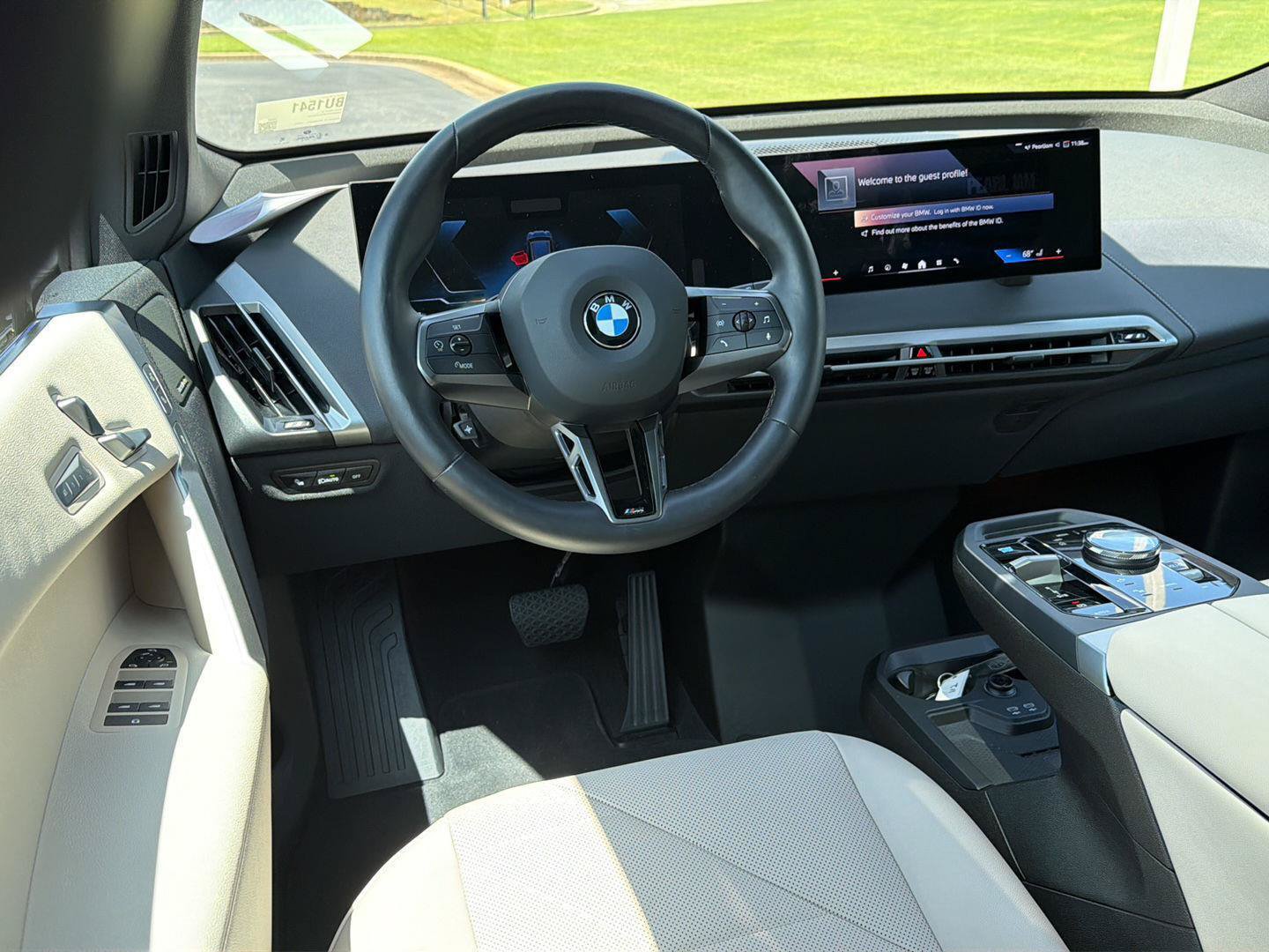Used 2025 BMW iX xDrive50 w/ Premium Package AWD/4WD image 19