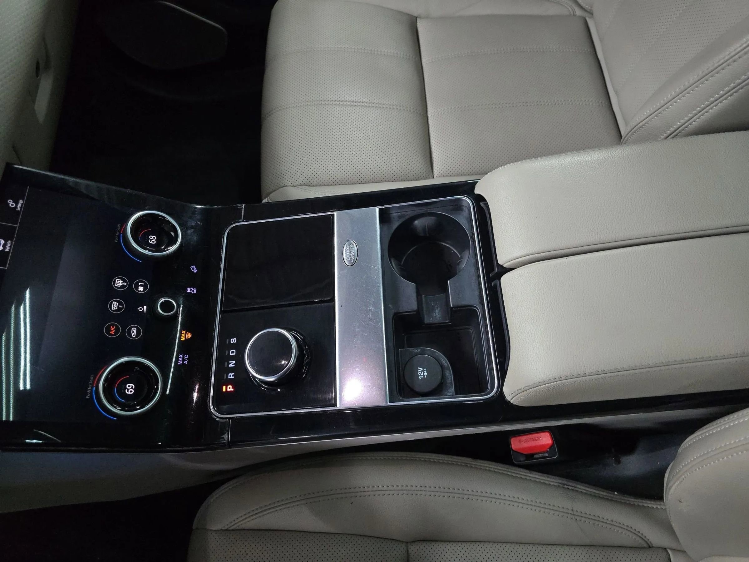 Used 2018 Land Rover Range Rover Velar R-Dynamic SE image 38