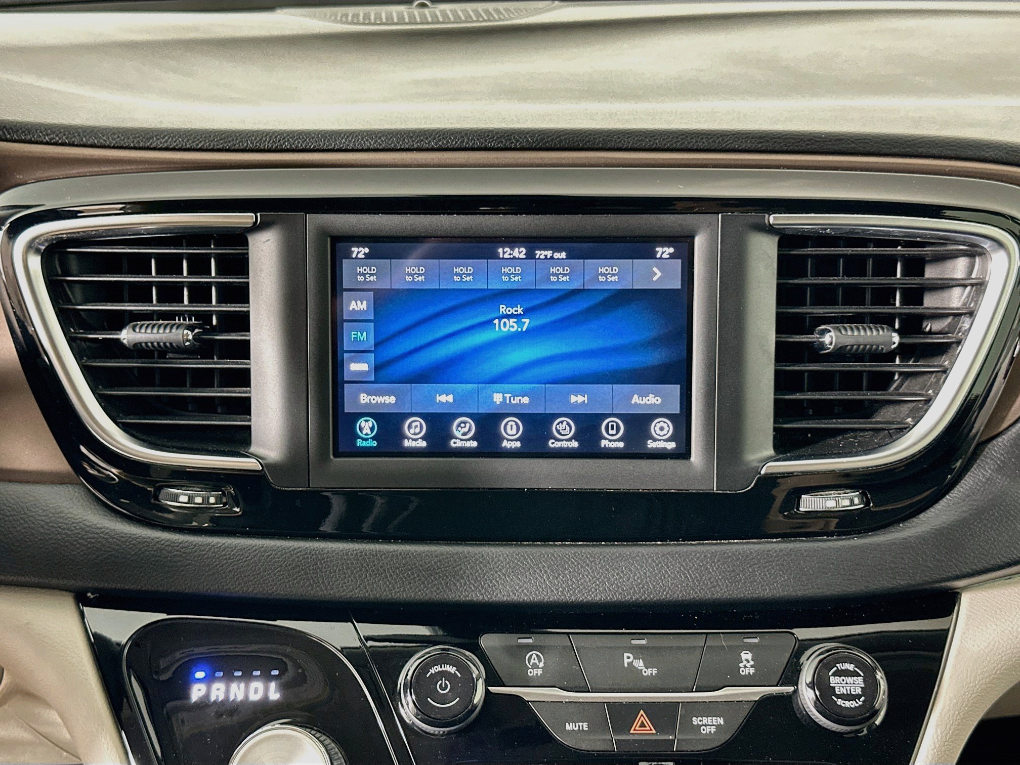 Used 2019 Chrysler Pacifica Touring-L FWD image 21