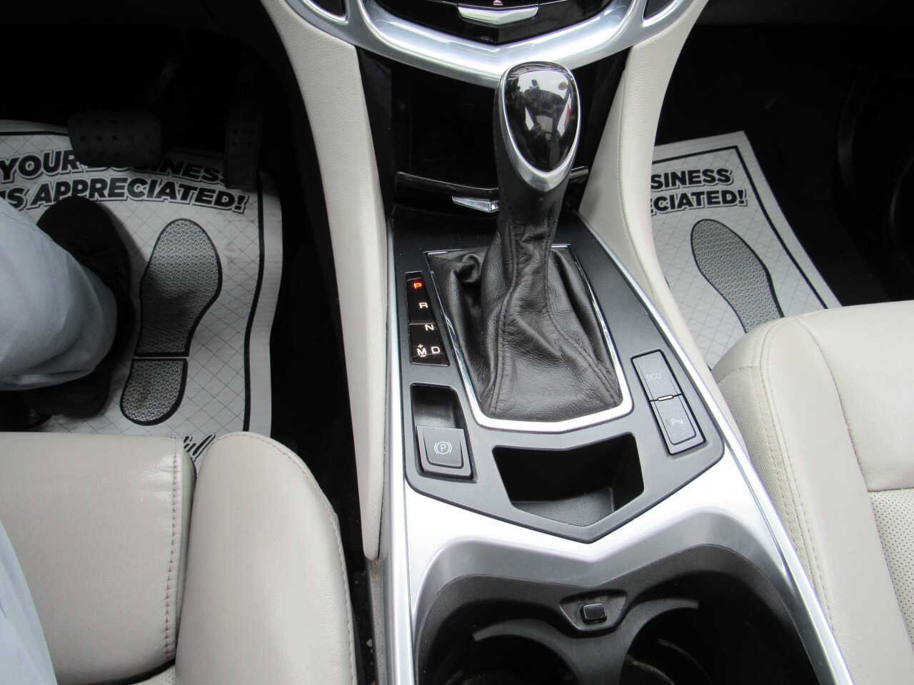 Used 2014 Cadillac SRX Luxury image 16