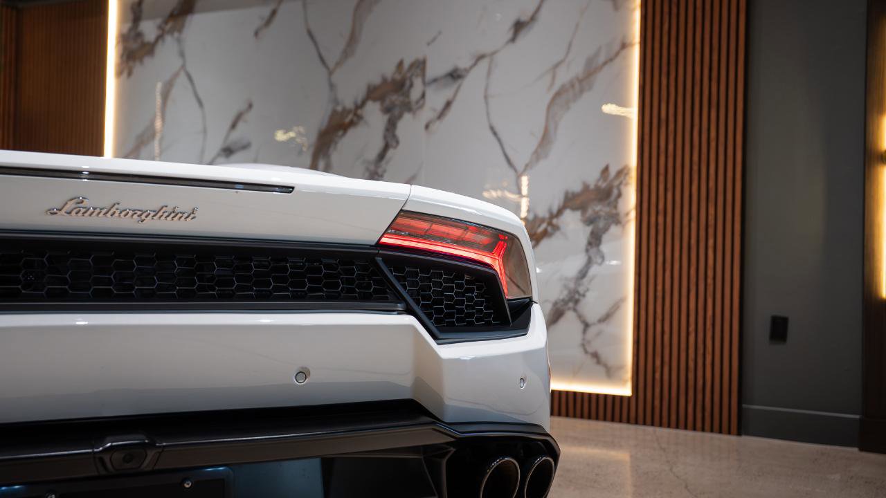 Used 2017 Lamborghini Huracan LP 580-2 RWD image 34