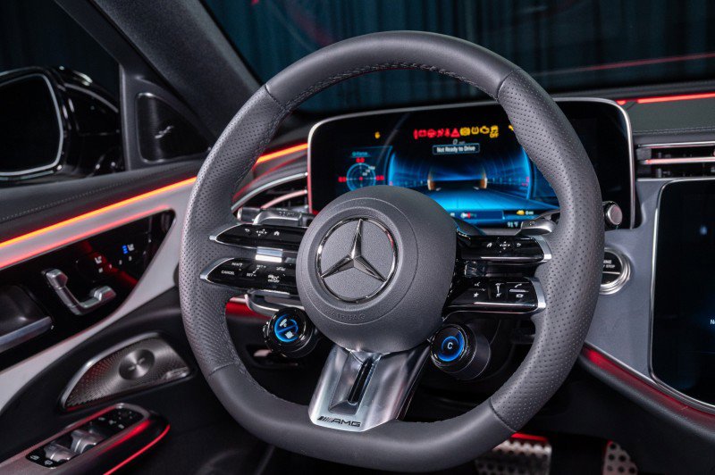 New 2026 Mercedes-Benz E 53 AMG e 4MATIC Sedan image 16