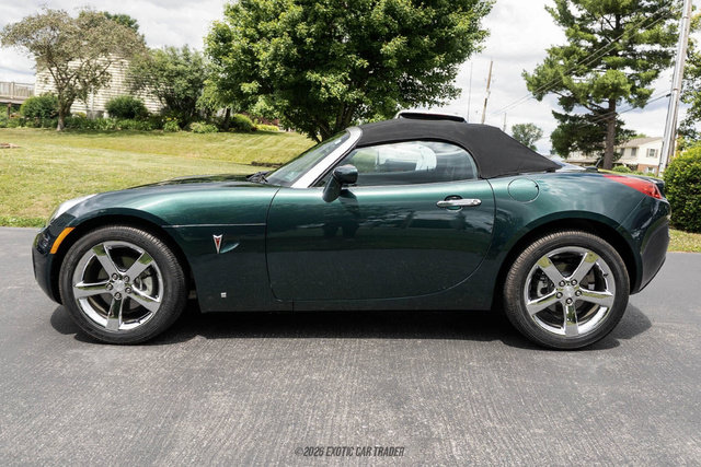 Used 2007 Pontiac Solstice Convertible w/ Premium Package RWD image 15
