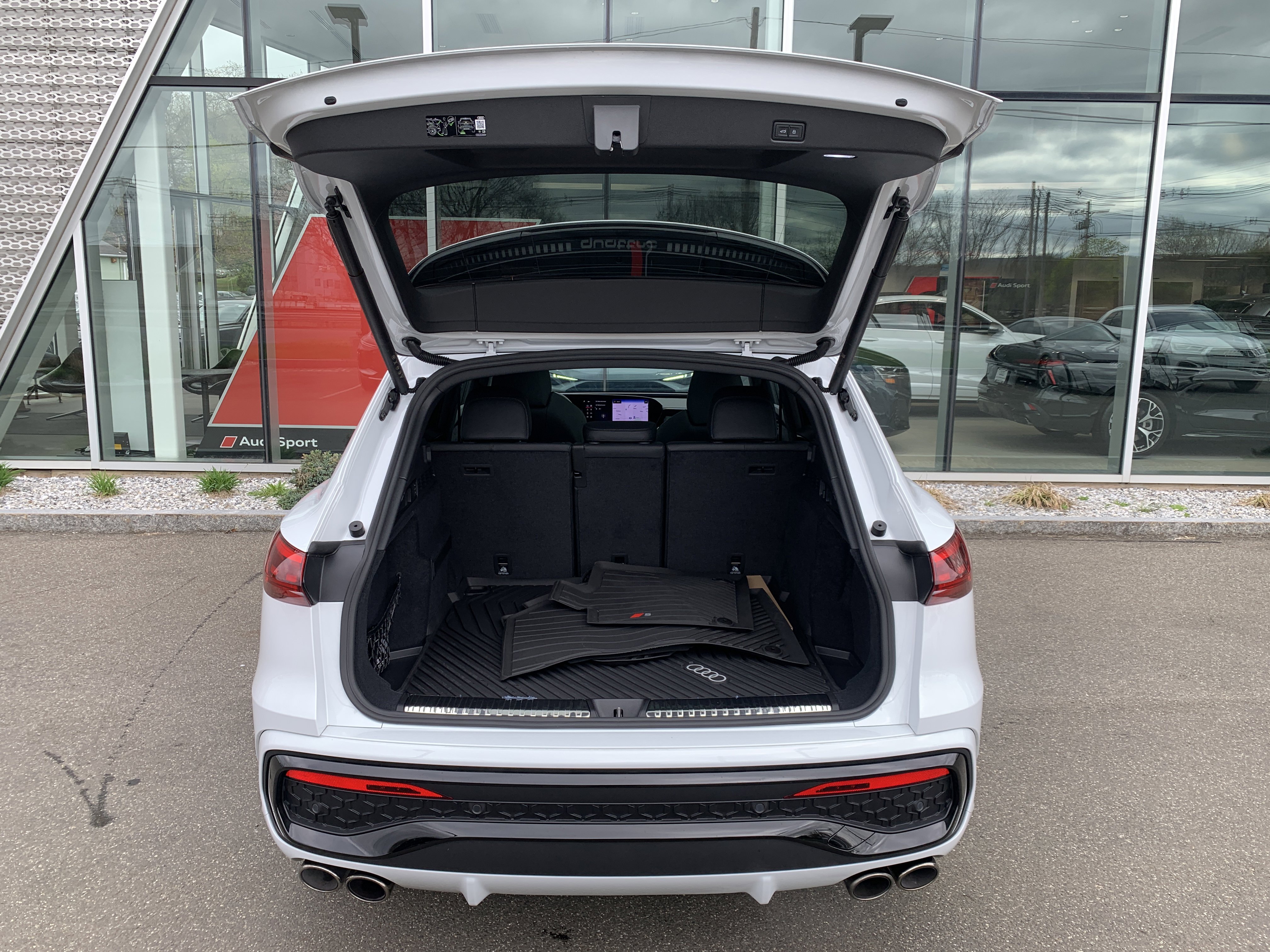 New 2025 Audi SQ5 Premium Plus AWD/4WD image 19